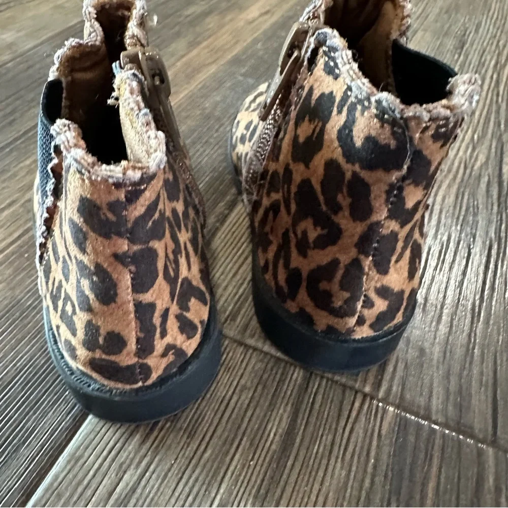 Cheetah leopard toddler girl booties size 4 ankle boots